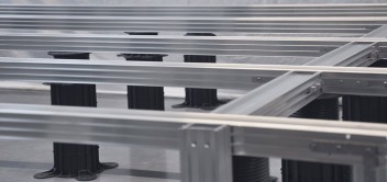 Relo Alu Unterkonstruktion für Terrasse in Alu blank und schwarz