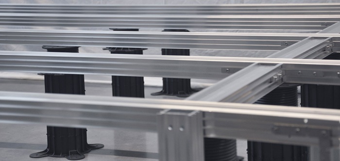 Relo Alu Unterkonstruktion für Terrasse in Alu blank und schwarz